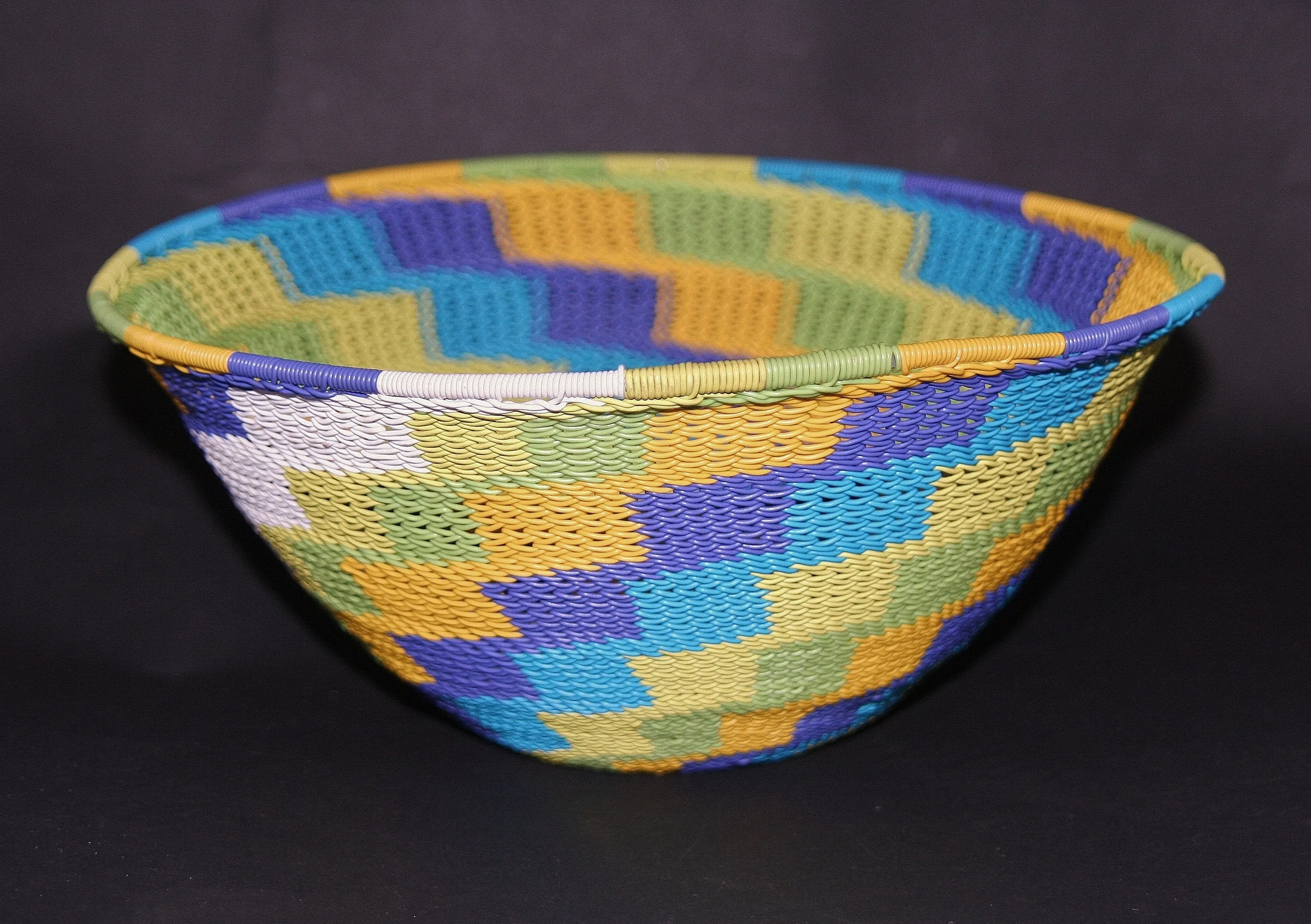 African Telephone Wire Bowl Basket Zulu Tribal - South Africa    9"D X 4"H