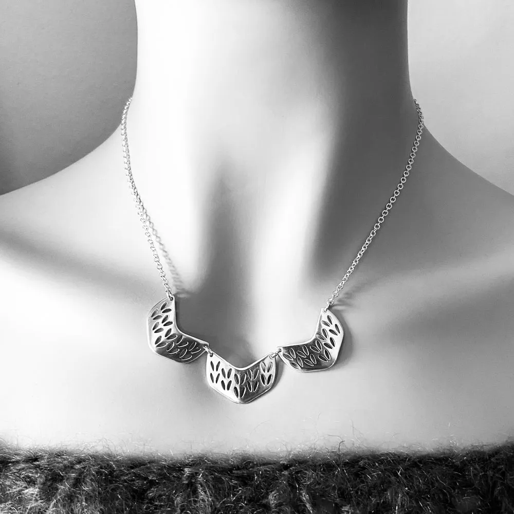 Chevron Stockinette Collar Necklace