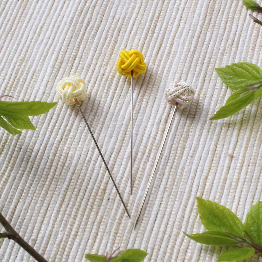 Iida Mizuhiki Sewing Pins, Yellow