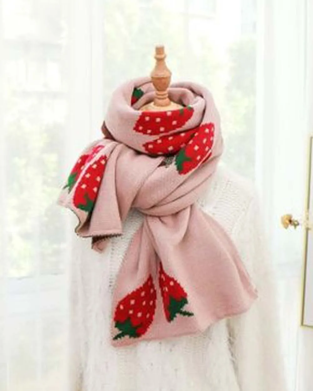 Strawberry Knit Scarf in Pink