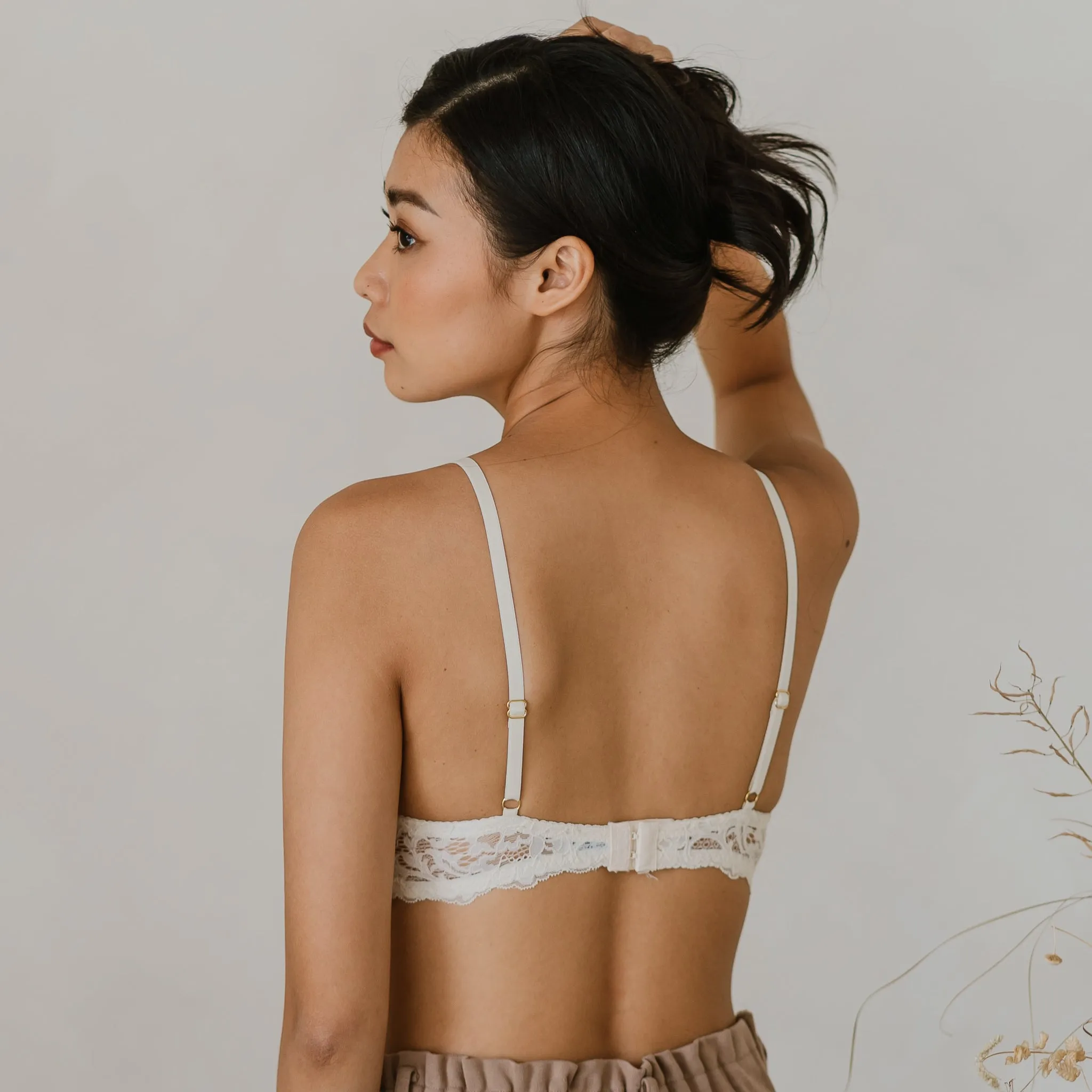 Waltz In Lace! Lightly-Lined Bralette in Creme (Size L & XL Only)