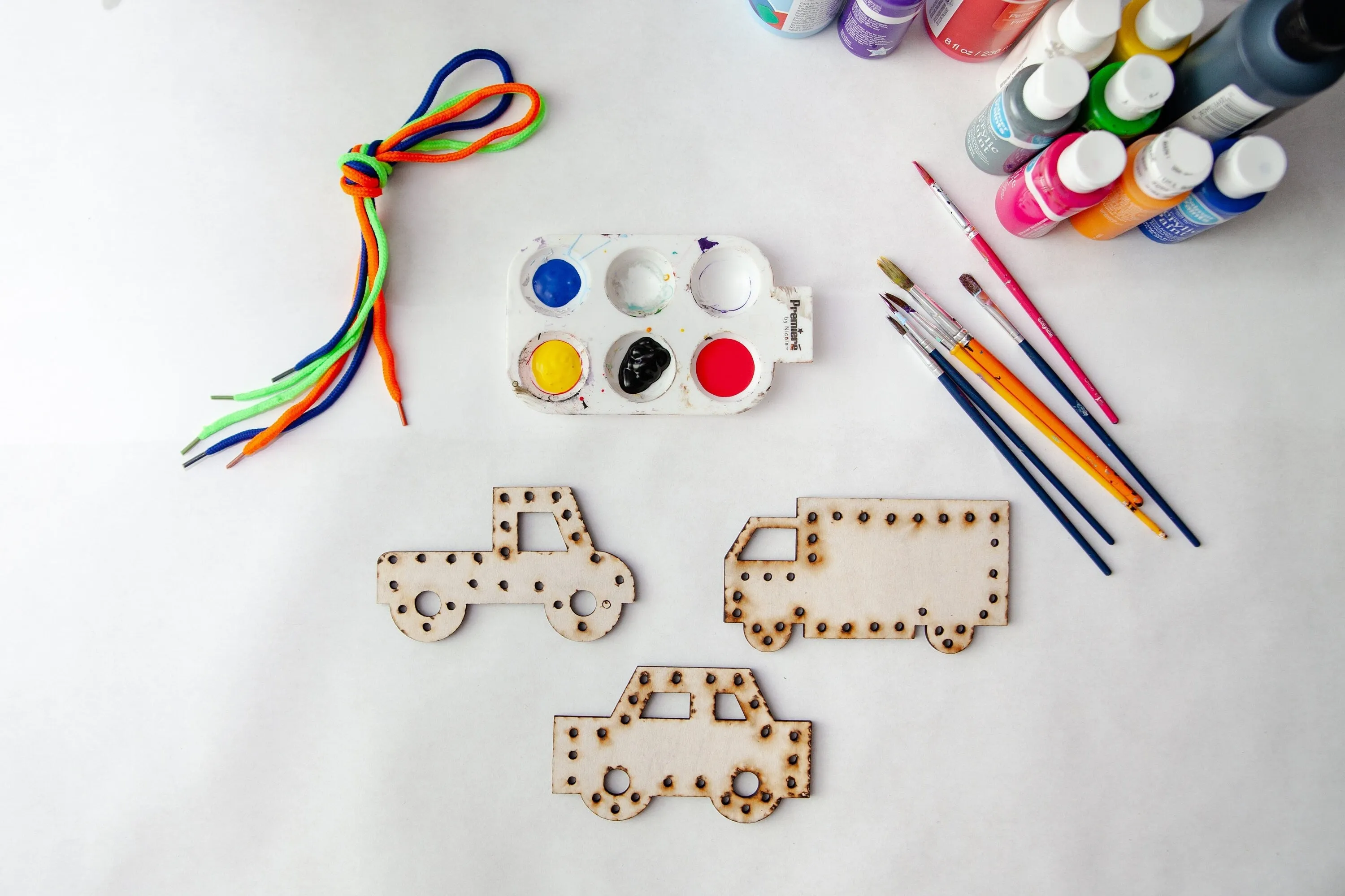 Wooden Toy Car Wooden Lacing Toy, Fine Motor Wooden Learning Toys for Toddlers and Travel Toys for Kids